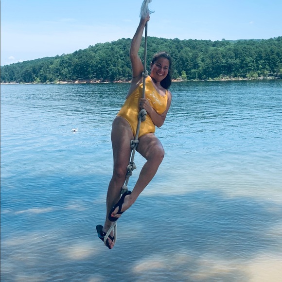 Meet your Posher, Laura - Picture 5 of 8